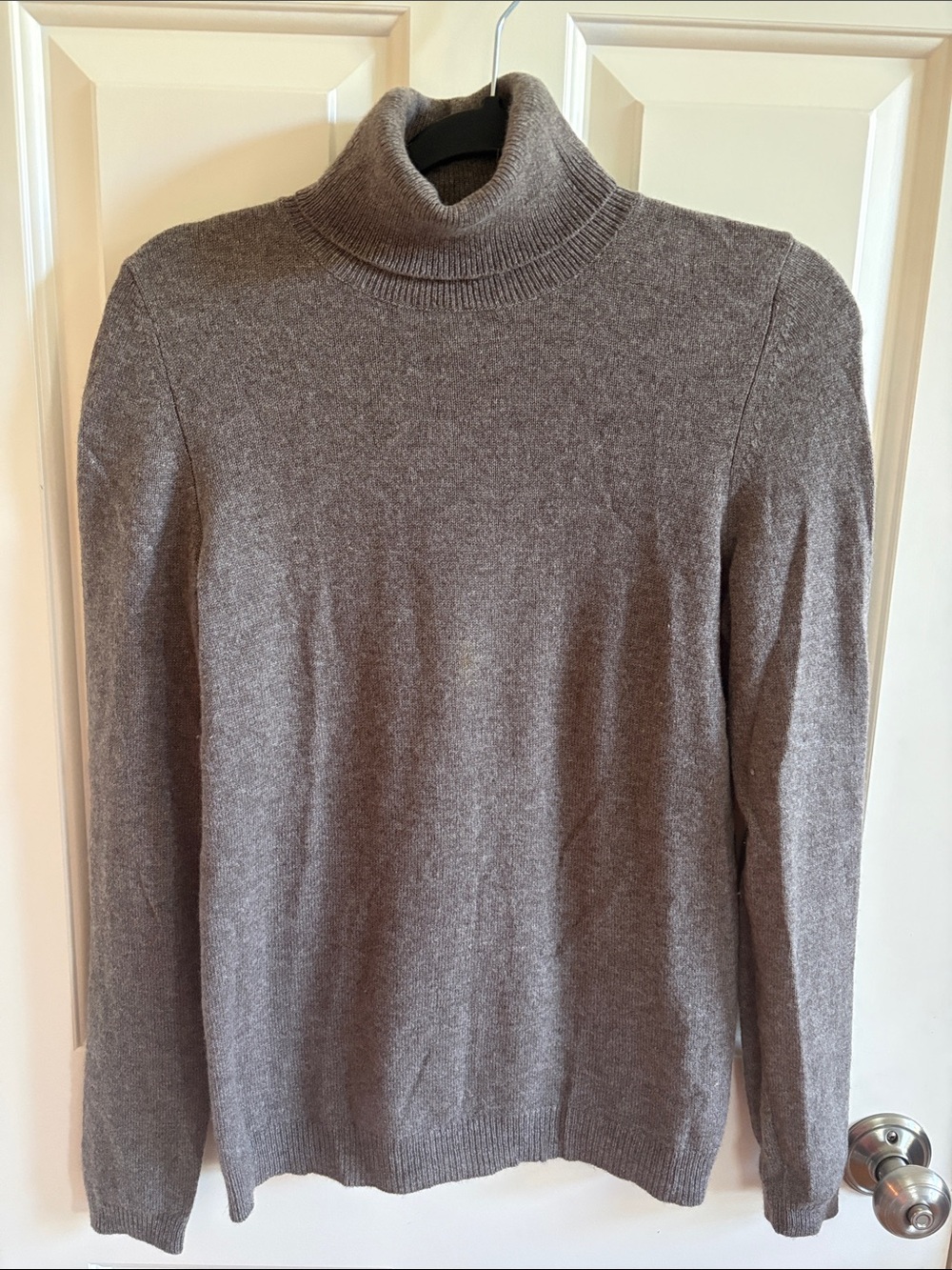 Bloomingdale’s Taupe Brown Cashmere Turtleneck Sweater - Classic Knit- like New